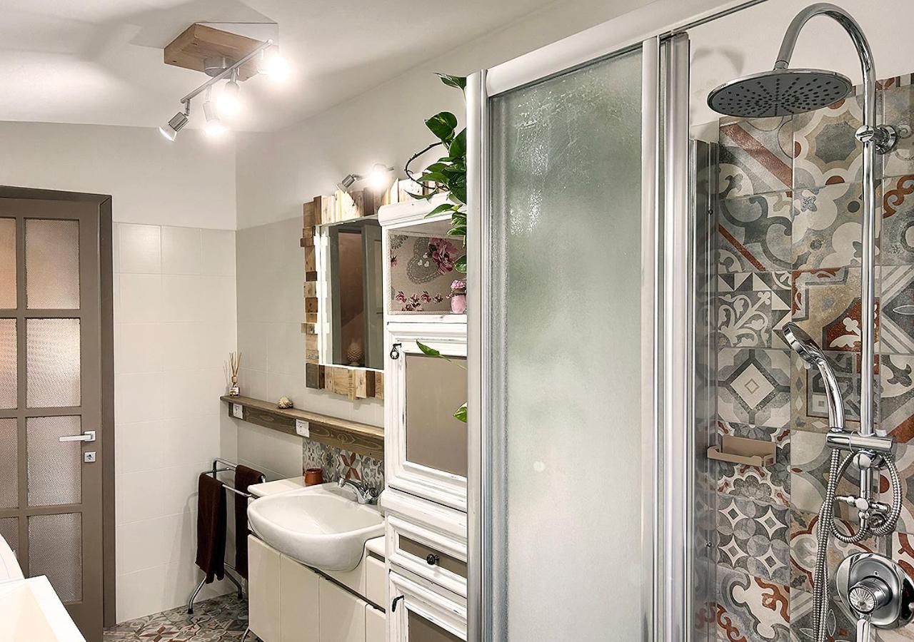 Apartamento La Mansardina Venegono Superiore Exterior foto