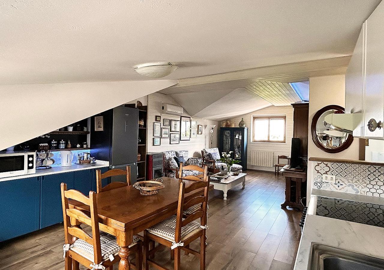 Apartamento La Mansardina Venegono Superiore Exterior foto
