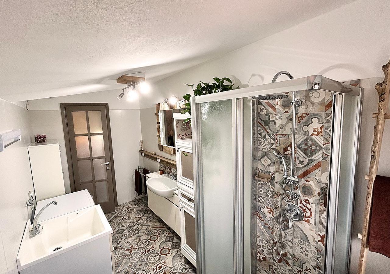 Apartamento La Mansardina Venegono Superiore Exterior foto