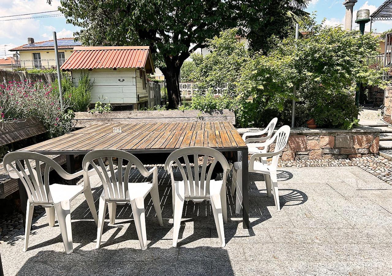Apartamento La Mansardina Venegono Superiore Exterior foto